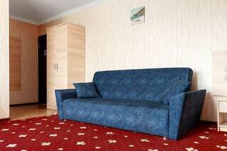 Гостиница Лоза Краснодар Люкс с кроватью размера «queen-size»-5