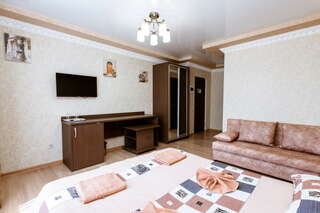 Гостиница Лоза Краснодар Семейный номер с двуспальной кроватью-2