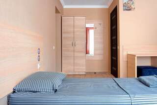 Гостиница Лоза Краснодар Улучшенный номе с двумя раздельными кроватями-3