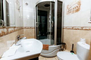 Гостиница Лоза Краснодар Люкс двухкомнатный с двуспальной кроватью-6