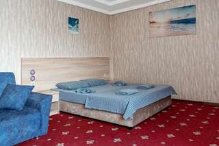 Гостиница Лоза Краснодар Люкс с кроватью размера «queen-size»-2