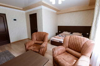 Гостиница Лоза Краснодар Полулюкс с двуспальной кроватью-4